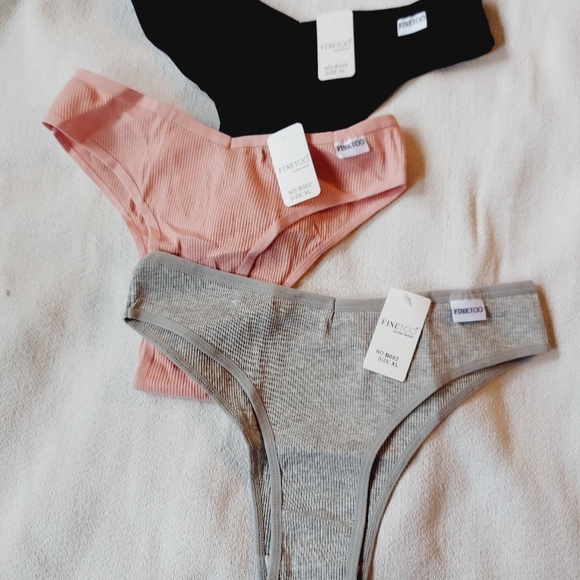 Bundle of Women's underwear - Picture 4 of 5